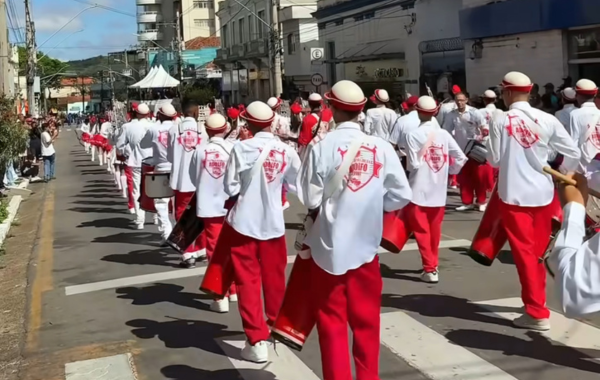 Desfile Cívico em Três Corações