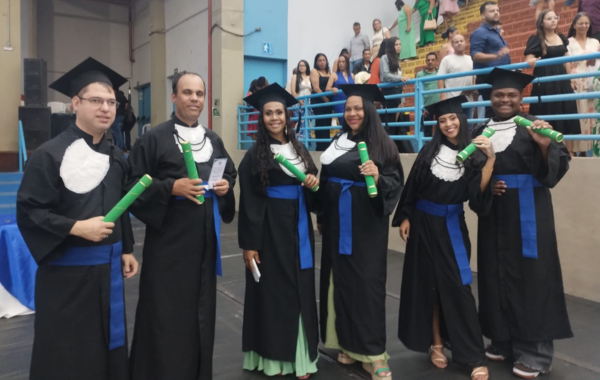 Formatura celebra a trajetória de estudantes do EJA-EPT em escolas parceiras da SRE/MG