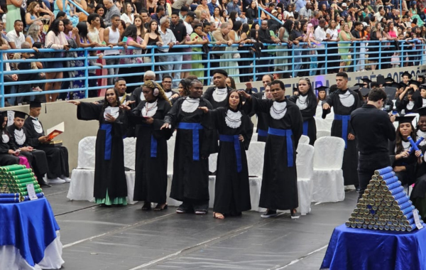 Formatura celebra a trajetória de estudantes do EJA-EPT em escolas parceiras da SRE/MG
