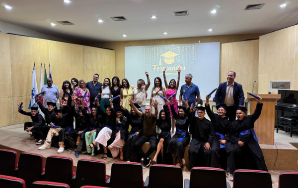Formatura celebra a trajetória de estudantes do EJA-EPT em escolas parceiras da SRE/MG