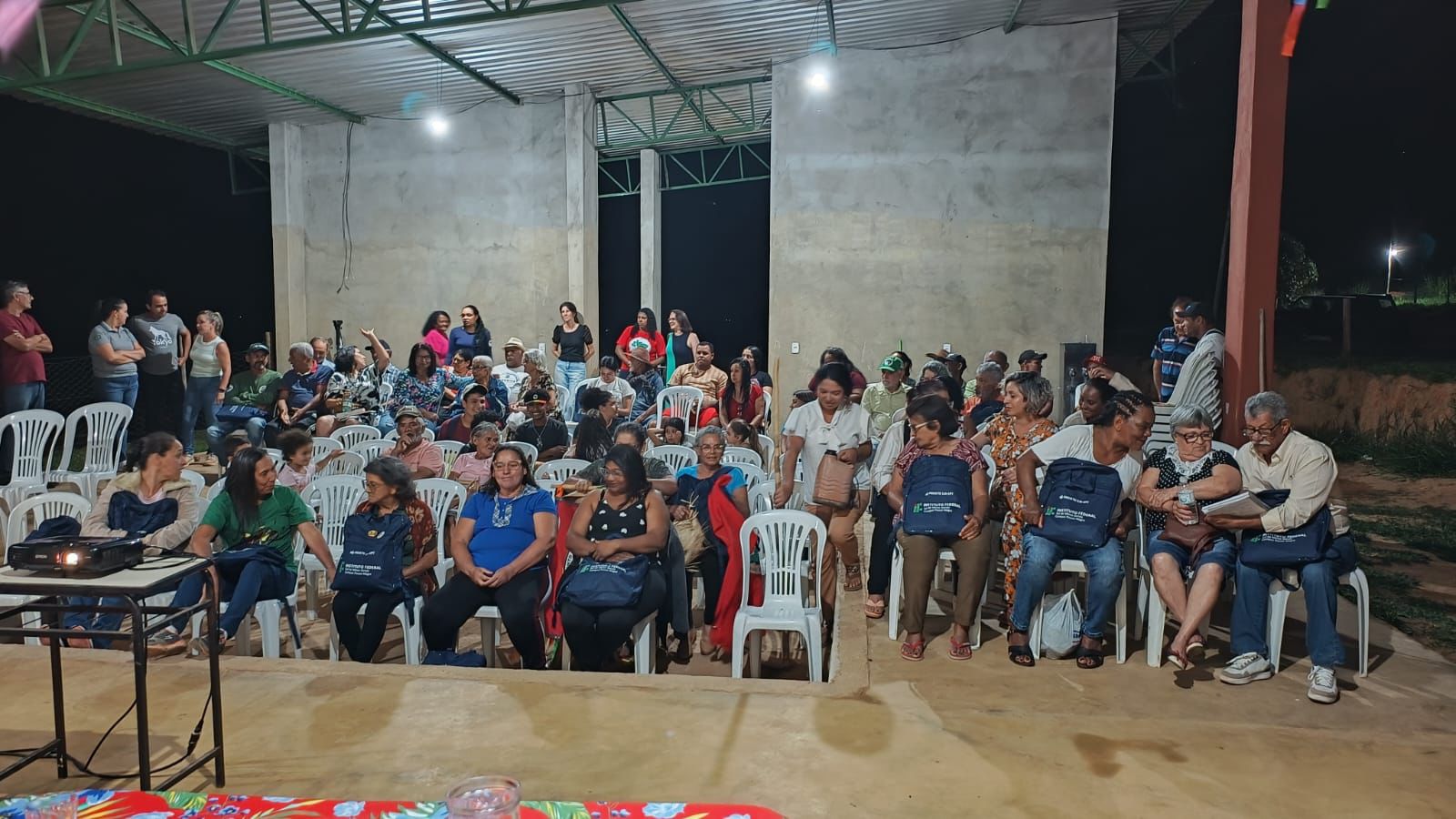 Alunos dos cursos de Alfabetização, Ensino Fundamental e Médio do EJA-EPT têm aula especial em Campo do Meio